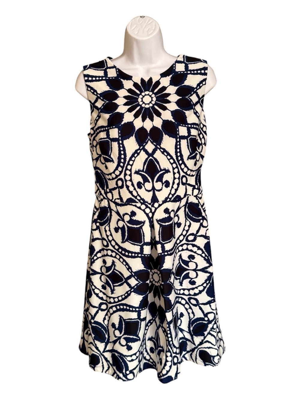 NWT Dressbarn Scuba Dress Size 8 Navy White Black Medallion Print Pockets
